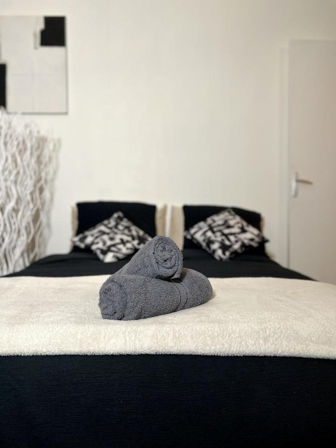 Appartamento "Moonlight" Gare A 10Min De Paris, Wifi, Terrasse , Parking Argenteuil Esterno foto